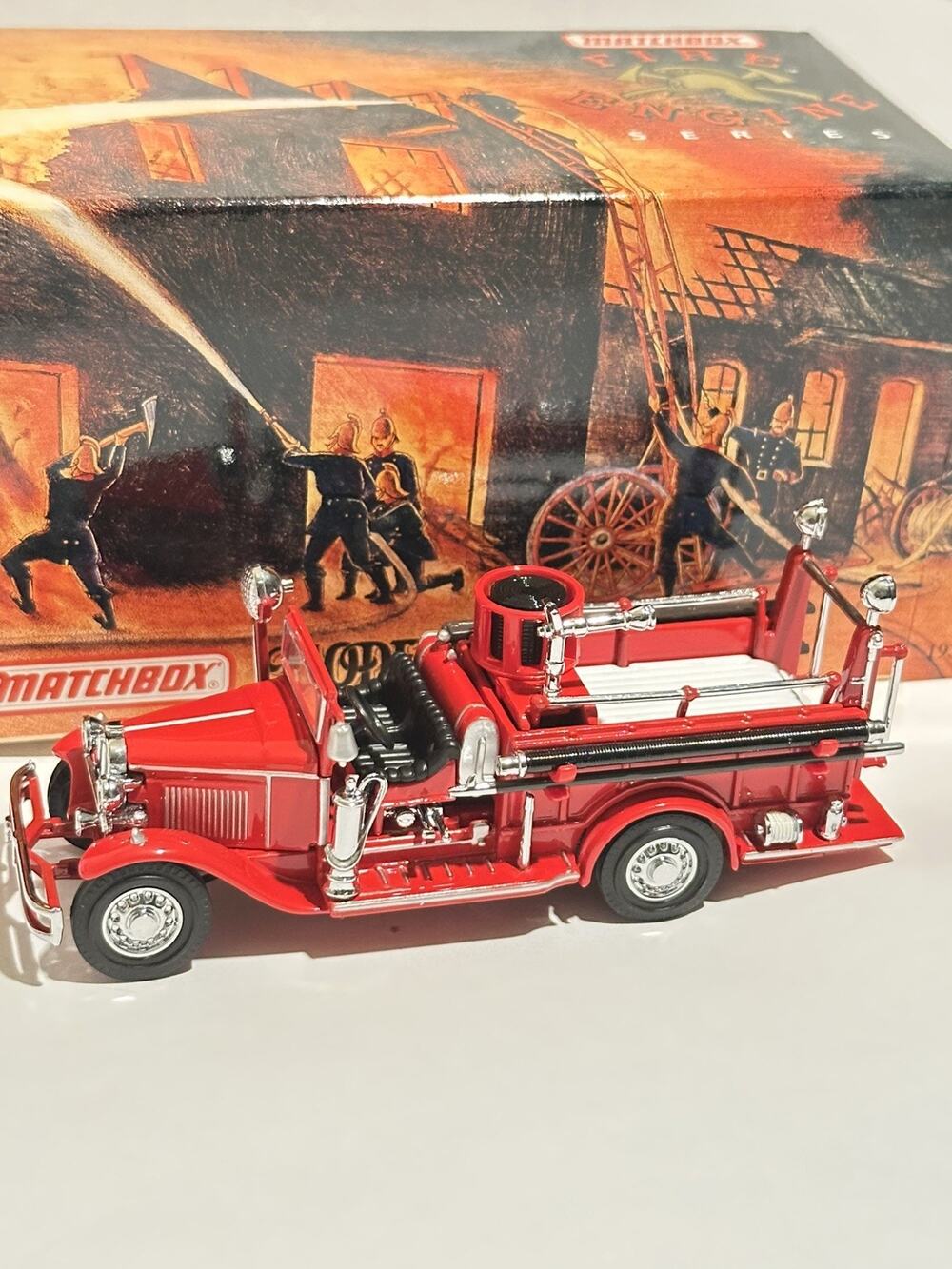 A29 Matchbox Models of Yesteryear YFE09 1932 Ford AA Open Cab Fire Engine New